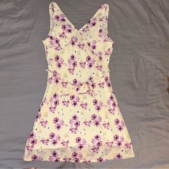 Princess Polly Nellie Mini Dress Yellow Floral 4, V-Neck, Tie Back - Picture 9 of 13